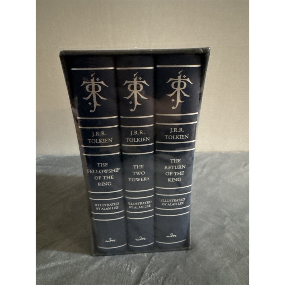 Factory Sealed The Lord of the Rings Deluxe Collectable Illustrated Boxed Set